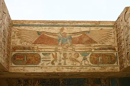 Nekhbet above the Nomen and prenomen of Ramesses III