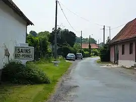 The road into of Sains-lès-Pernes