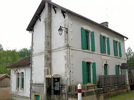 The town hall in Saint-Avit-Rivière