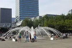 The fountain in 2005