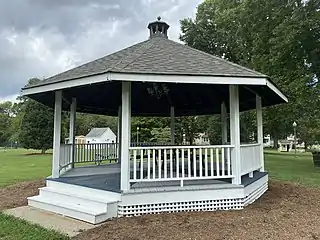 Seay’s Park is the site of businessman Haney H. Seay’s residence. The Seay home used as the Blackstone Day School in the 1960s., and then part of Kenston Forest School. It was eventually torn down in the 1970s. The house was demolished in the early 1970s.