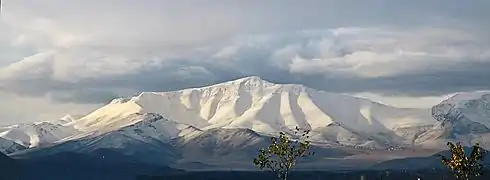 Sefidkhani Mountain, located to the west of Arak.