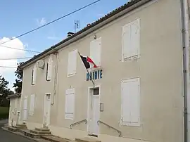 The town hall in Seigné