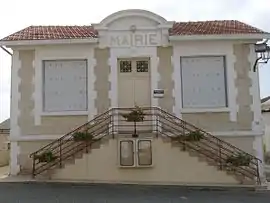 The town hall in Semoussac