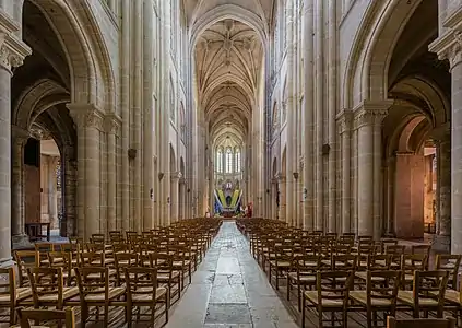 Nave: arcades and tribunes 1153–91