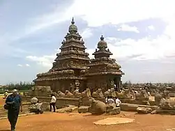 The rock-cut Shore Temple of the temples in Mahabalipuram, Tamil Nadu, 700–728.