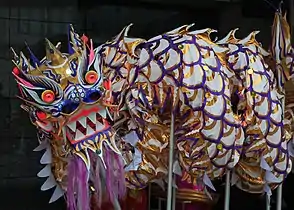 Dragon dance (舞龙)