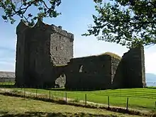 Photo of a ruinous castle