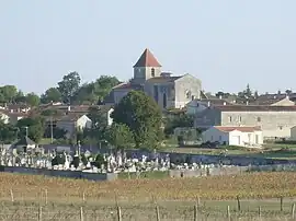 A general view of Saint-Georges-des-Coteaux