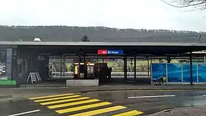 Canopy-covered platform