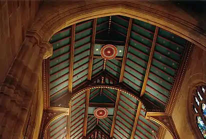 Hammer-beam roof