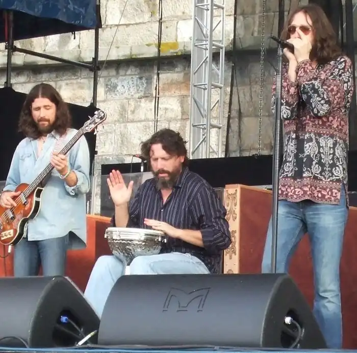 Gorman (center) performing with fellow members of The Black Crowes, Sven Pipien and Chris Robinson, at the 2008 Newport Folk Festival.