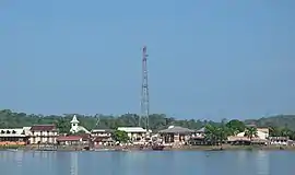 A view of Saint-George from the river