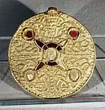 Jewelled brooch found in grave 70