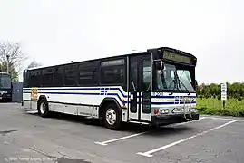 2001 Gillig Phantom (suburban configuration) of Suffolk County Transit (Long Island, New York)