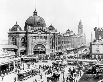 Image 43Flinders Street Station (1927), by Victoria State Transport Authority (from Portal:Architecture/Travel images)