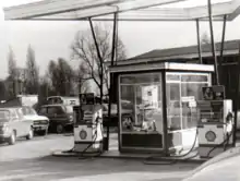 Shell filling station and garage, late 1970s