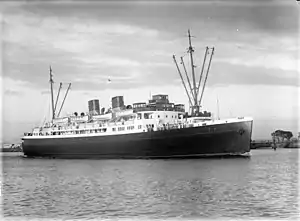 SS Taroona survived an attacked off Fiji by Japanese submarine I-21 when I-21's torpedoes exploded to soon.