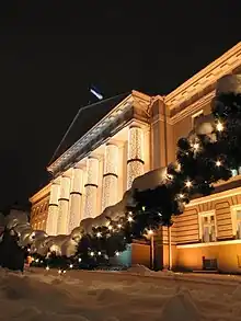 Tartu University main building during Christmas (2006)