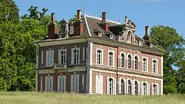 The chateau in Thieulloy-la-Ville