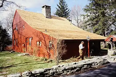 Multiple-pitched catslide roof Thomas Hawley House