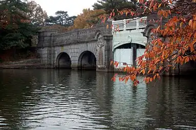 Inlet gate(November 2011)