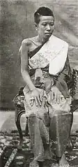 Tieng Rojanadis, was a consort of King Mongkut (Rama IV) wearing pha nung and pha biang