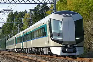 A 500 series EMU in April 2017