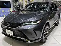 Toyota Harrier Plug-in Hybrid Z (Front view)