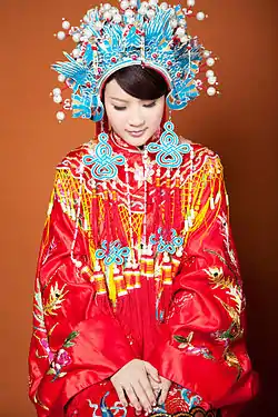 Chinese traditional wedding dress, Qing dynasty style