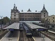 E43 022 and E43 022 waiting depart Haydarpaşa station.