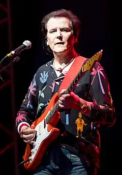 Trevor Rabin 2018 (cropped).jpg