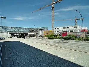 U-Bahn stop, skywalk and S-Bahn stop under construction, May 2018