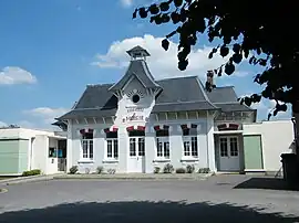 The town hall in Vaire-sous-Corbie