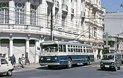 One of Valparaíso's 1952-built Pullman-Standard trolleybuses in 1996, when still in the system's original paint scheme and with the name of the private operating company, ECTE, along its sides