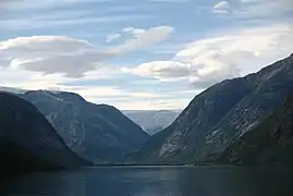 The Veitastrondsvatnet lake and the Jostedalsbreen glacier (northern end of the municipality