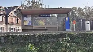 Shelter on platform