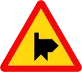 207m: Road junction with priority