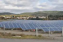 The solar farm and village of Villanière