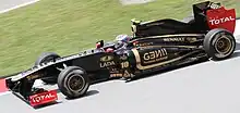 Renault R31 livery resembled old Lotus liveries one year before the team was renamed.