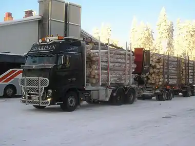 A 60 ton Volvo FH16 with bullbar.