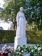 Mourning widow, war monument in Putten (1948)