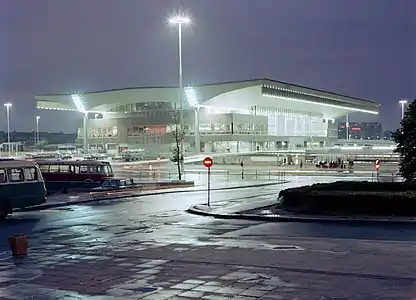 Warszawa Centralna railway station (by Arseniusz Romanowicz and Piotr Szymaniak, 1972–75)