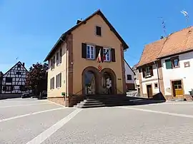 The town hall in Weinbourg