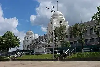 Exterior view of the twin towers of Wembley Stadium in 2002