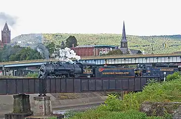 No. 734 crossing the Potomac River with EMD GP30 No. 501 on October 7, 2007