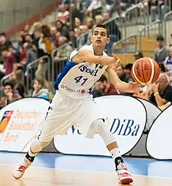 Image 8Israeli basketball player Yam Madar making a blind pass. (from Basketball moves)