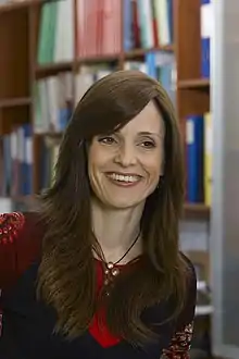 Yonina Eldar, a professor, wearing a sheitel