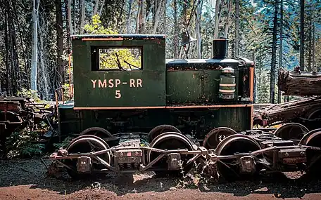 No. 5 is a two-axle diesel switch engine with a narrow gauge of 3 ft (914 mm).