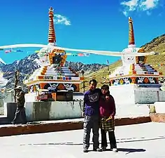 Young Tibetan couple at Kunzum Pass